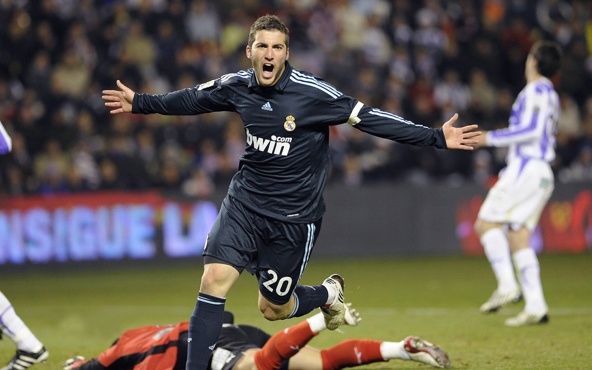 罗德里戈一锤定音！比利时加时险胜澳大利亚，谁将问鼎冠军？