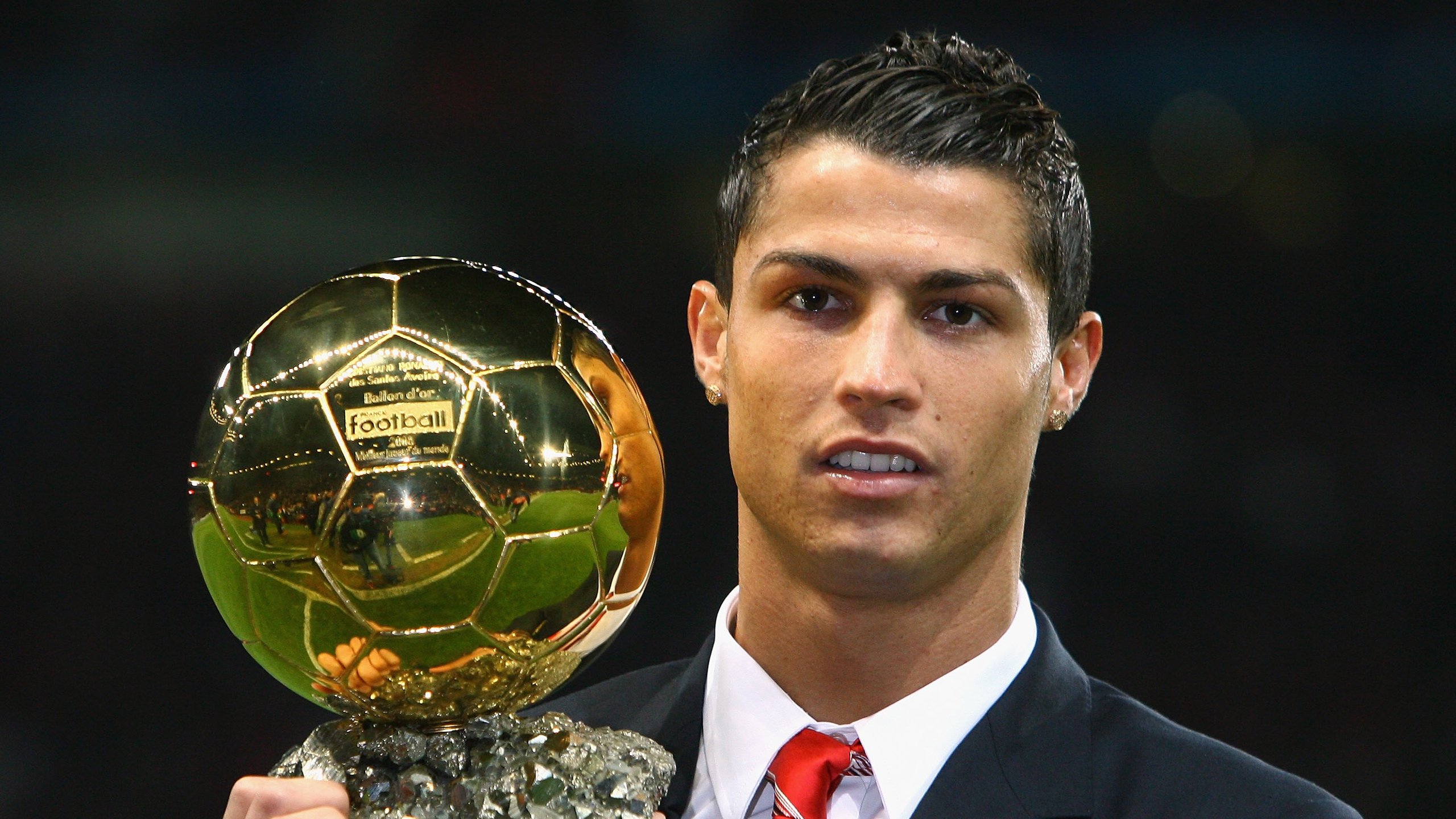 乌克兰足球爆冷英格兰，楚阿梅尼抢七封神，体育双雄记与不朽的英雄时刻