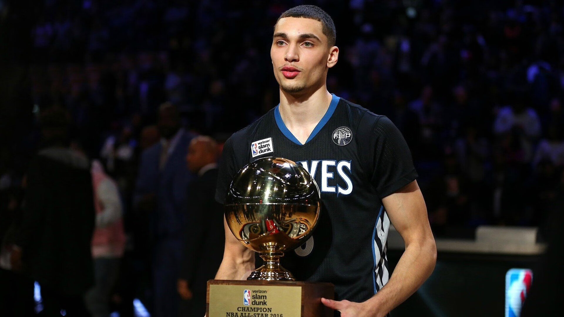 开云下载-德布劳内攻防两端统治赛场，洪都拉斯用铁链封锁日本，当个人天才遭遇战术铁壁